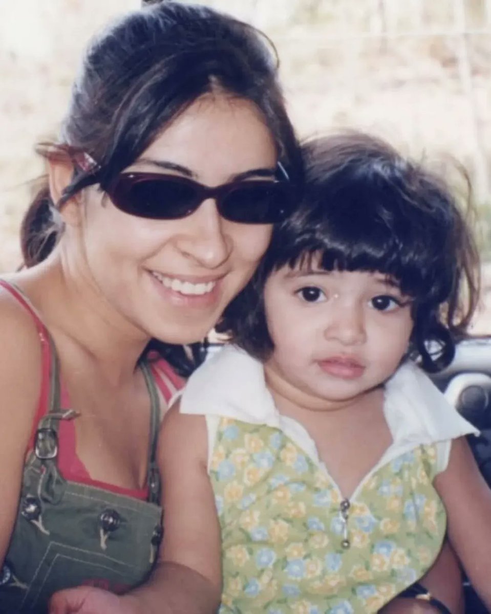 Tellymantra's tweet photo. #BhavanaPandey’s heart is full as her little girl turns a year older 🫶 She marked Ananya’s birthday with the sweetest throwback pics. Swipe to see 🥺♥️

#BhavnaPanday #AnanyaPanday #birthdaycelebration #tellymantra https://t.co/E66g6P4LQv