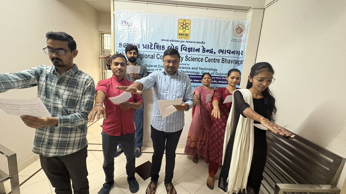 krcscbhavnagar's tweet image. Celebrating #RashtriyaEktaDiwas 
KRCSC staff remembered Sardar Vallabhbhai Patel, the architect of national integration, and reaffirmed their commitment to unity and peace by taking the #Pledge for #Ekta. His legacy continues to guide our nation’s path.

@PMOIndia @InfoGujcost