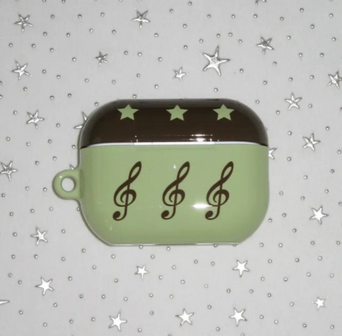 youth spiritの新作AirPodsケース可愛すぎん、？？星で溢れてる.｡.:*☆