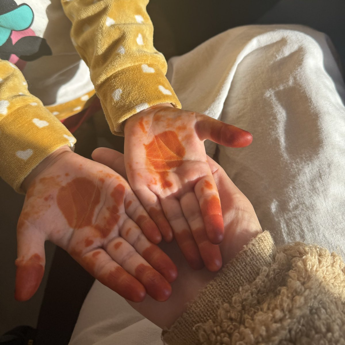 -Öğretmenim ellerime bakın.😻