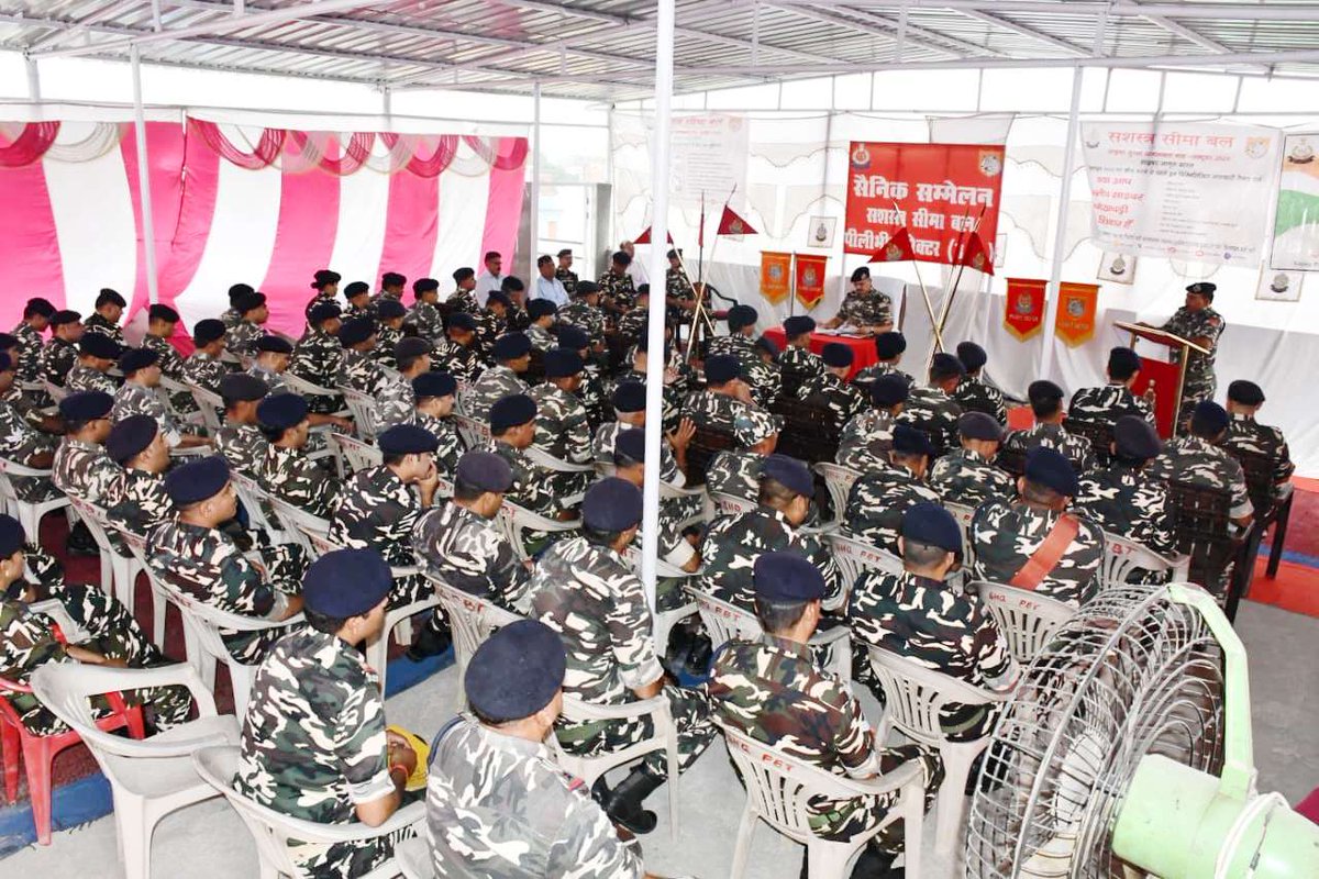 दिनांक 31 अक्टूबर 2025 को क्षेत्रक मुख्यालय, सशस्त्र सीमा बल, पीलीभीत में सैनिक सम्मेलन का आयोजन किया गया। इस अवसर पर श्री अनिल कुमार शर्मा, उप-महानिरीक्षक (DIG) की गरिमामयी उपस्थिति रही।