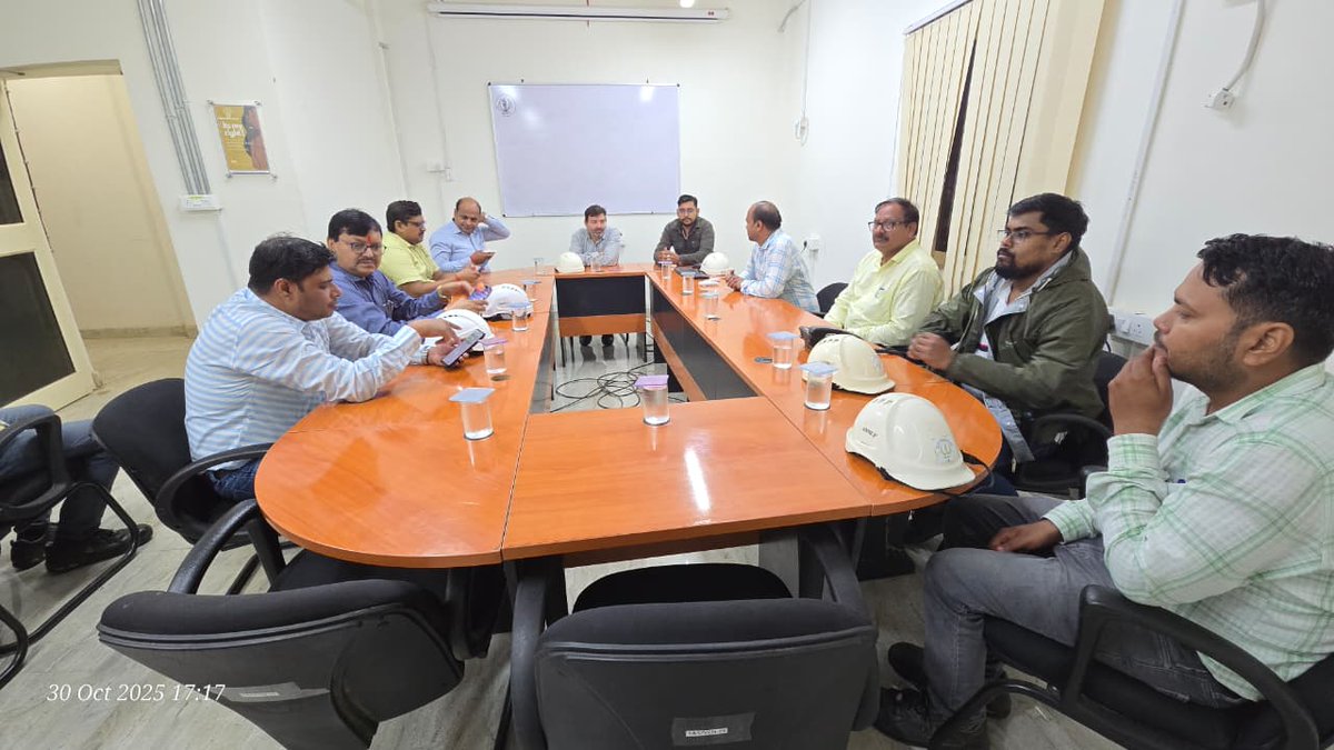 HURL_INDIA's tweet image. A HSE Walk was conducted in the DM Plant area at HURL Gorakhpur, reinforcing our commitment to a safe and sustainable workplace. Continuous vigilance and teamwork drive our goal of zero incidents and a culture of safety excellence.

#HURL #SafetyFirst #Sustainability #TeamHURL…