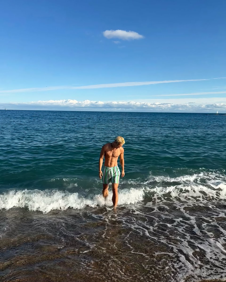 misteryegor's tweet image. 𝘞𝘦’𝘳𝘦 𝘧𝘪𝘯𝘪𝘴𝘩𝘪𝘯𝘨 𝘖𝘤𝘵𝘰𝘣𝘦𝘳 𝘰𝘯 𝘢 𝘩𝘪𝘨𝘩.