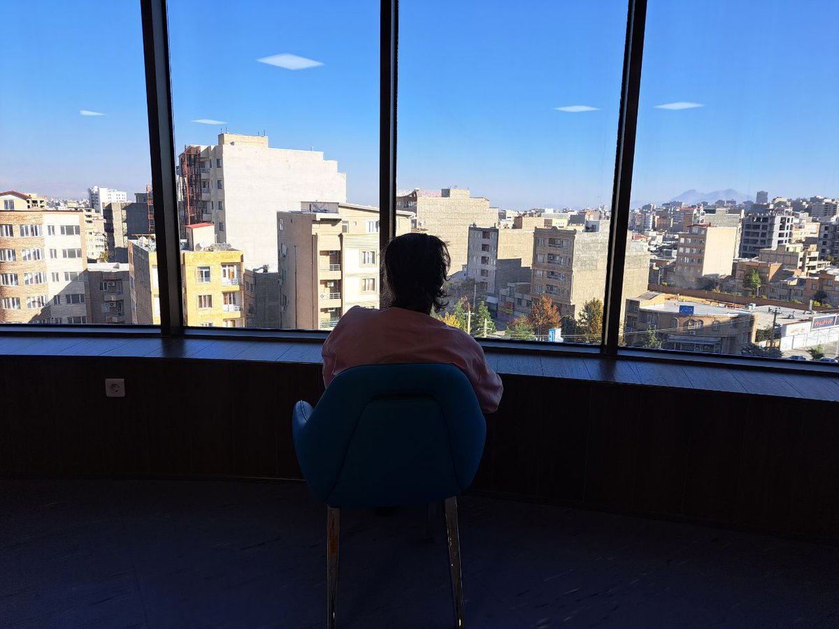 beemnaak's tweet image. من ماری‌ام و این پست، پست درخواست کمکه.
مامان پروانه‌م دو ساله درگیر بیماری لنفومه که حالا برای درمان احتیاج به درمان Car t داره که تو ایران نیست و کمترین هزینه‌اش تو چین و اسپانیا بین ۹۰ تا ۱۵۰ هزار دلاره.
تو لینک تموم اطلاعات و راه‌های کمک مالی هست و ازتون میخوام که دریغ نکنید.