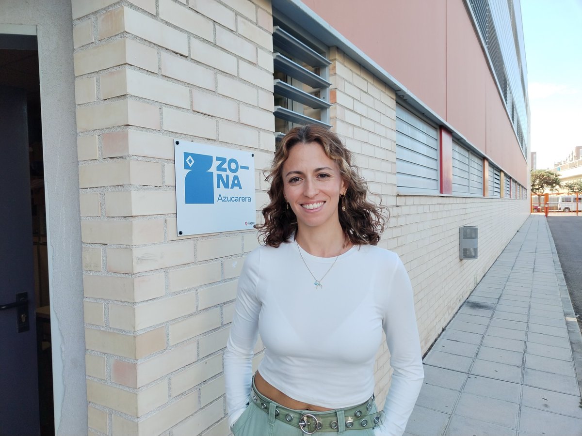 Hoy despedimos a alguien que, pese al poco tiempo que ha formado parte del centro, ya se ha hecho imprescindible. Siempre sumando en los recreos, en convivencia, en las actividades de la Zona Joven, etc. Siempre con una sonrisa.  Gracias, Antonella.  #zonajovenlaazucarera