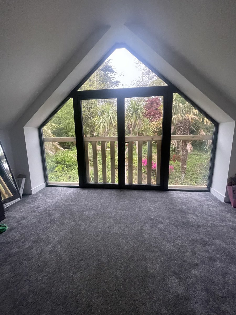 Looking for a blind person !  Anyone who can help with blinds on curtains for this