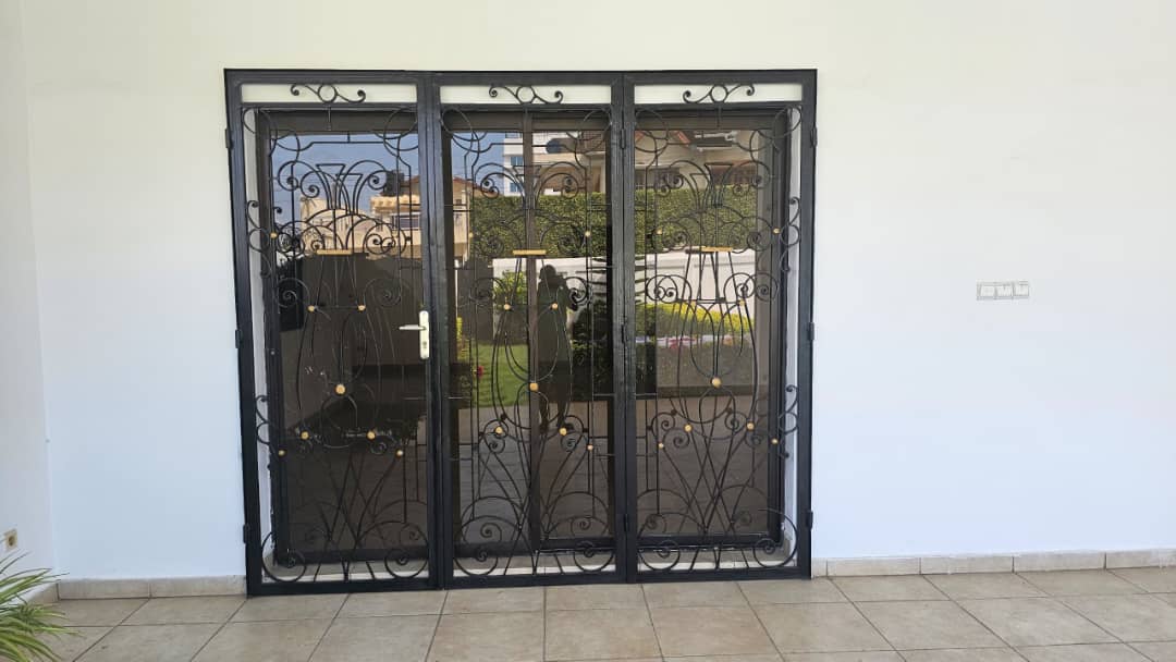 immo_bj's tweet photo. 🚨🚨 À Louer 🚨🚨

📍 Villa moderne avec piscine, 4 chambres spacieuses, grand salon lumineux, jardin verdoyant, 

🎯 Cotonou dans la zone résidentielle de Fidjrossè

👉🏿 Loyer mensuel : 2.000.000 FCFA

☎️ 00229-0197097208 ou DM

#Beninimmo
#Benin https://t.co/ehlwANdbUP