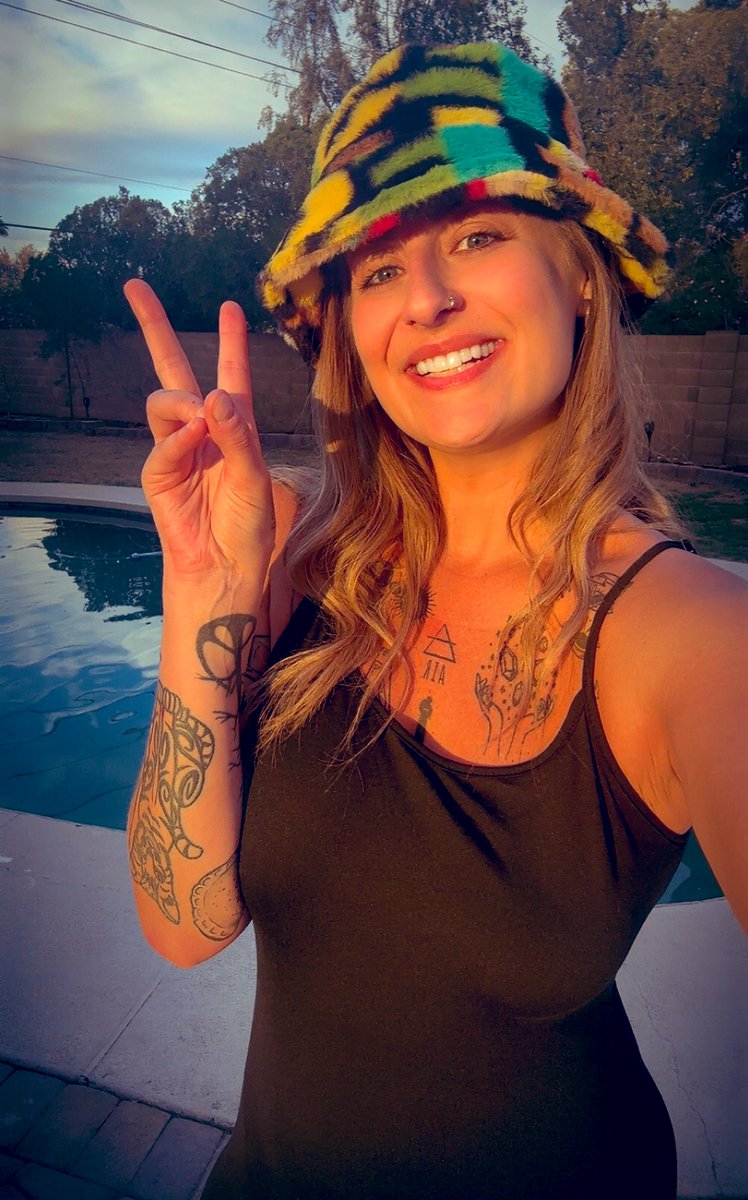 dudeitsice's tweet image. This contest has a lot of rounds, man. LOL if you got a sec, drop anotha vote for your girl!? THANK YOU, #ICECUBES! Let’s get it. 👻🖤😎 @MaximMag 

Vote here 👉🏼 vip.covergirl.maxim.com/model/Bg4z4