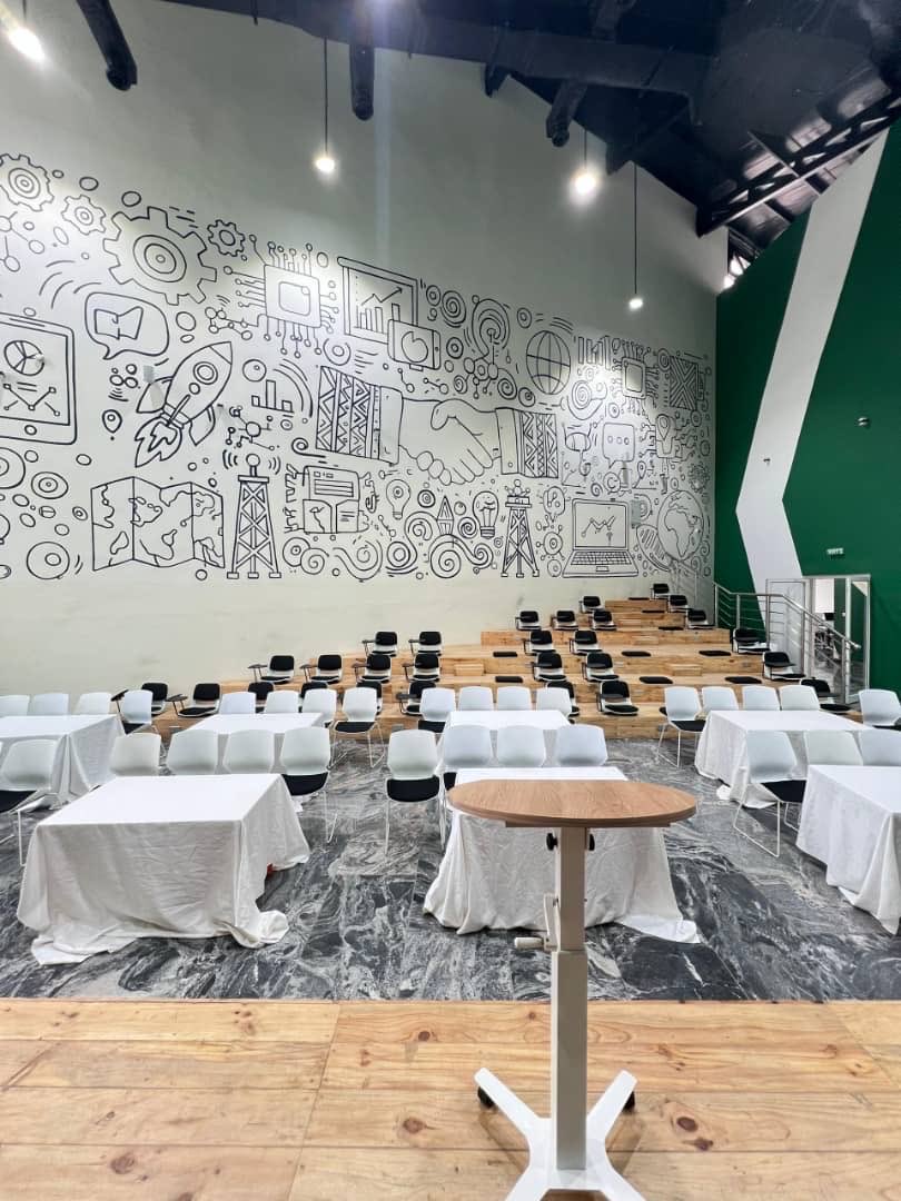 gdgIlorin's tweet image. Welcome to Day 2 of DevFest Ilorin 2025! 🎉🥳
Today we roll up our sleeves for hands-on workshops and our thrilling hackathon @IlorinHub 
Don&apos;t forget to come with your LAPTOPS! ✨
#DevFestIlorin2025
#devfestilorin25