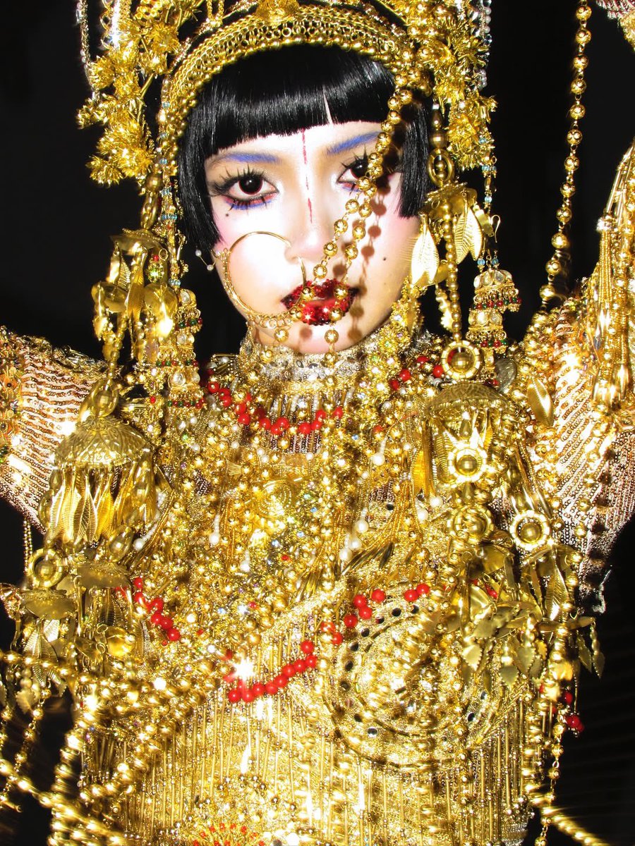 #LISA’s instagram update:

“Jibaro 👑👻”

instagram.com/p/DQdza9HkcDp/…