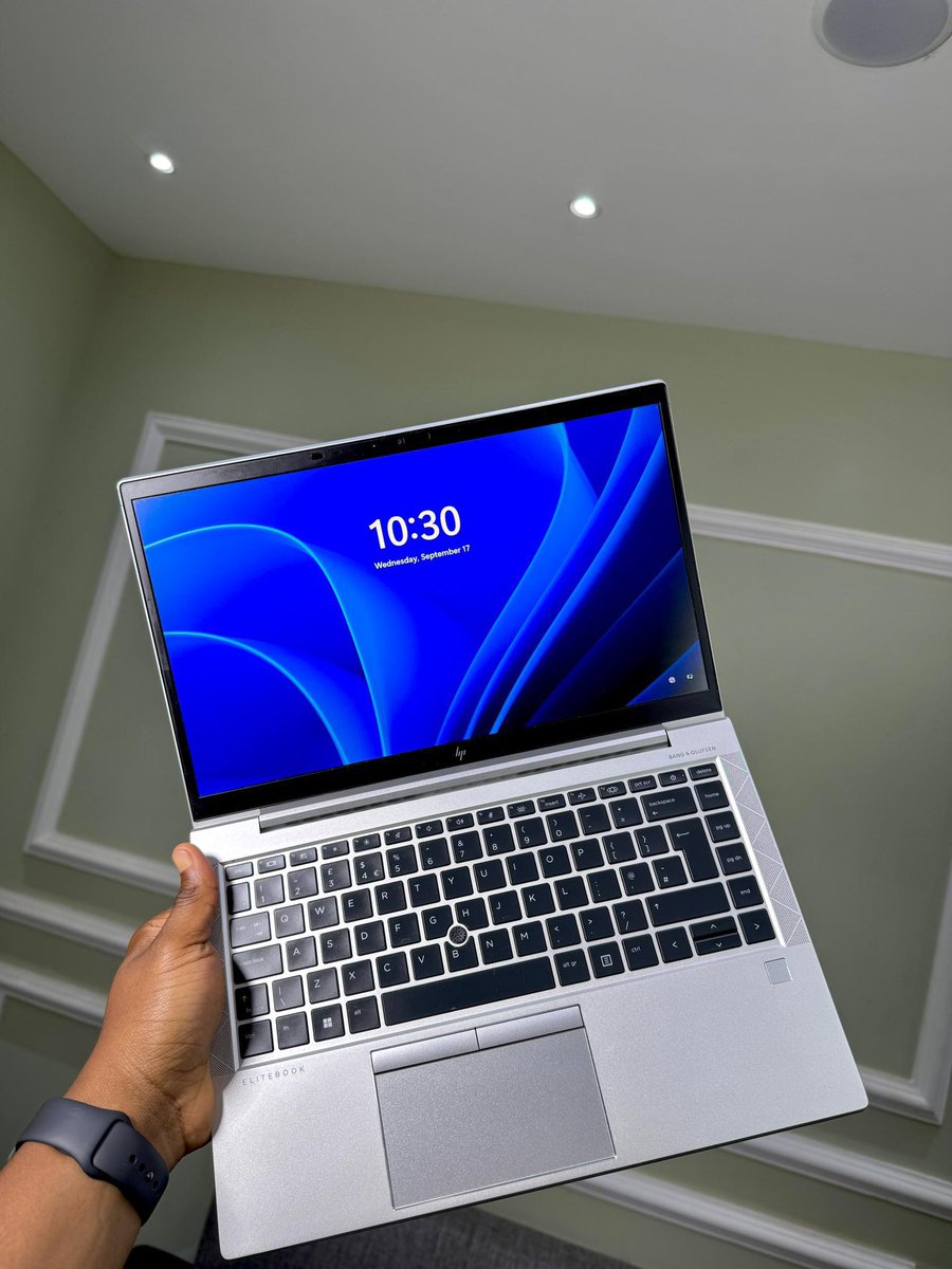 kobixutd's tweet image. *GAMING HP ELITEBOOK*
🧠AMD RYZEN 3 Pro 10th Gen Processor 8 CPU’s 
🀄️@2.50Ghz ~ 4.0Ghz Turbo Boost
🀄️256 Ssd
🀄️8 Gig Ram ddr4
🀄️14 inch
🀄️Keyboard💡
🀄️Type C Port 
🀄️Sim Card Slot + HDMI Port 
🀄️Face ID
AMD Radeon Graphics 512 dedicated vga
🀄️Charger🔌
Ghc: 3.5k
☎️0241636577