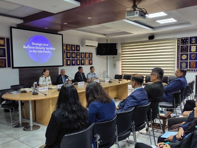jmsdf_msc's tweet image. On October 27th, the MCSC faculties visited the National Maritime Foundation, a prominent think tank that studies India’s maritime security. and discussed security in Indo-Pacific region with Vice Admiral Chauhan (Retired) and researchers. #JMSDF #NMF India #Indo-Pacific