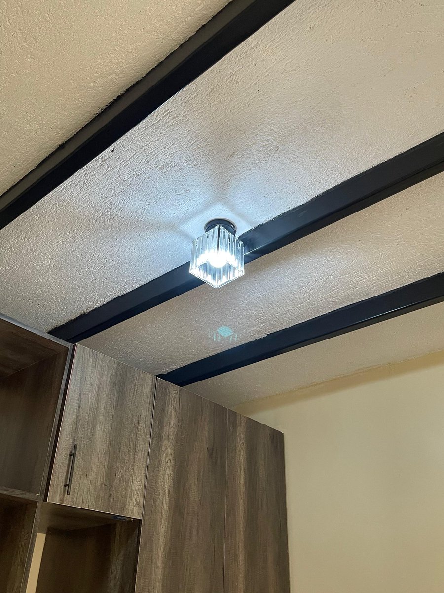 ClasicEquipment's tweet image. Luxe Glass Ceiling light. 
✨ ✨
Available in Black and Gold. 
Ksh 1,500.
🤙 0721275514.

#chandelier
#Ceilinglight
#pendantlights 
#wallbrackets 
#ceilinglights 
#chandelierlights