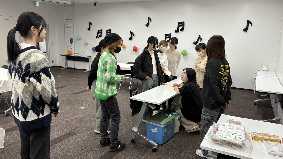 koma_gasshou's tweet image. 👻オータム準備日👻
明日のオータムに向けて、みんなで準備しました！
風船を膨らませて、みんなでタワーにしたり、楽しく準備が出来ました🎈
明日もみんなで楽しく頑張ります🎃
みなさまのご来場お待ちしています🫧