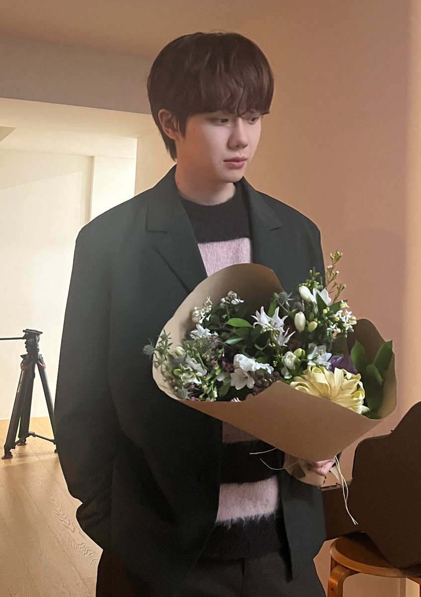 phnmn_0reo's tweet photo. 받고 이게 ㅈㅉ라고 생각함미다…. https://t.co/5vJsKm2hRN