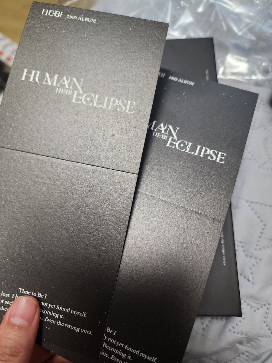 엘범깡 편지지 2장인데 나는 행운의 뱀뱀이 인걸까
팬싸당첨이라는 계시일지두