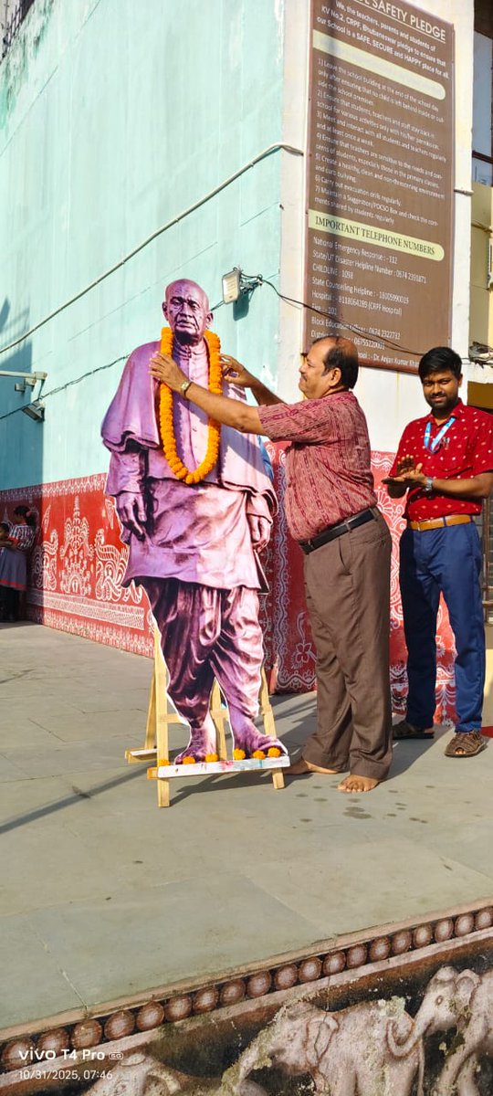 KendriyaNo2's tweet photo. PM SHRI KV No. 2 CRPF BBSR observed National Unity Day with great enthusiasm. Students and staff participated in activities promoting the spirit of unity and integrity. 🇮🇳 #NationalUnityDay #RashtriyaEktaDiwas #EkBharatShreshthaBharat @BhubaneswarRo @KVS_HQ https://t.co/etM8tbirKs