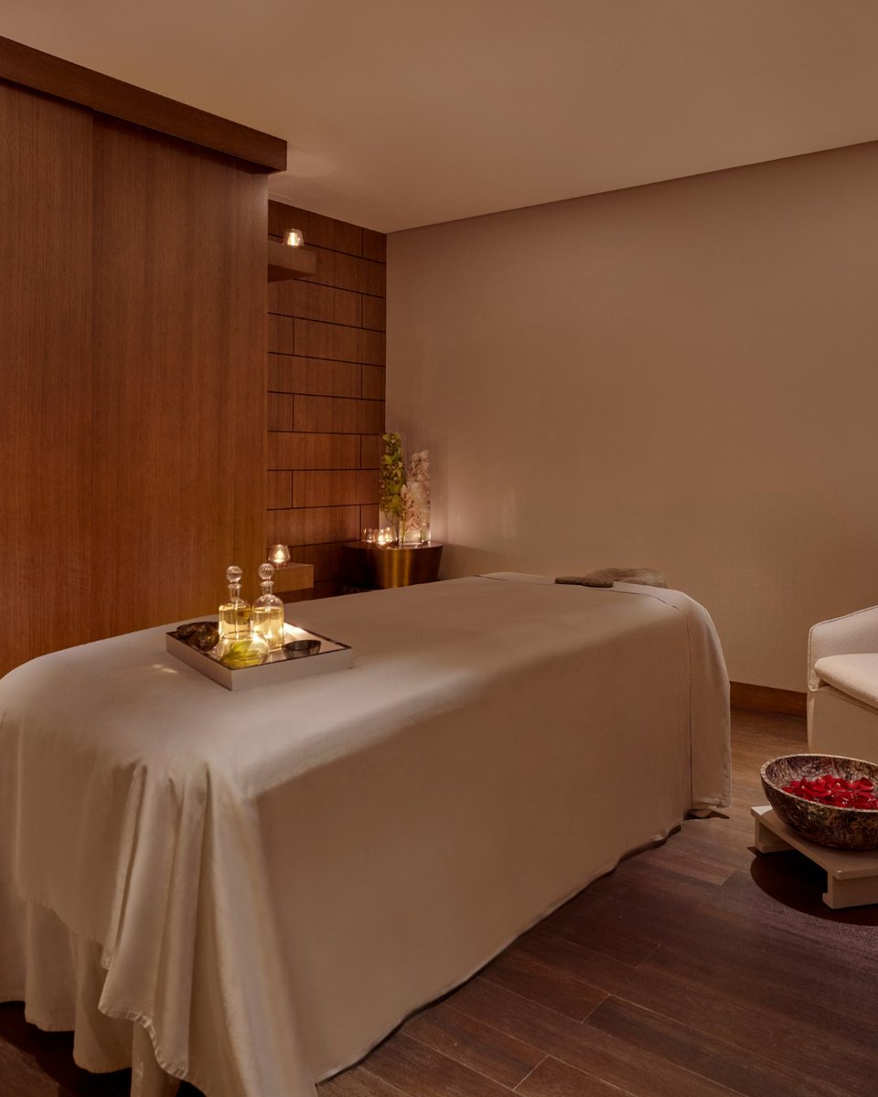 Hyatt_AlKhobar's tweet image. Indulge in a spa experience at Nirvana Spa and Fitness Center that combines grand style with iconic relaxation. Our luxurious treatments offer a journey of serenity and rejuvenation, turning every visit into an extraordinary escape.

#GrandHyattAlKhobar
#NirvanaSpa
#SpaInKhobar