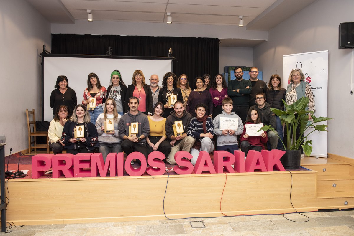 Nafarpres's tweet photo. Nafarpres celebró en Ochagavía la IV Jornada de Prensa Local de Navarra, con profesionales, instituciones y alumnado.

Se entregaron los Premios Nafarpres y los del I Concurso Escolar, reforzando el valor del periodismo de proximidad.🏆

#Nafarpres #PrensaLocalNavarra https://t.co/wEZDcwRWbl