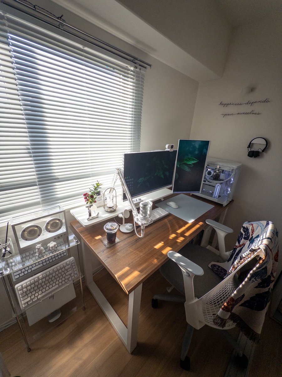 e_r_u_c's tweet image. 𝘙𝘦𝘤𝘦𝘯𝘵 𝘴𝘶𝘮𝘮𝘢𝘳𝘺 𓂃꙳⋆

#desksetup #interior #Fowler