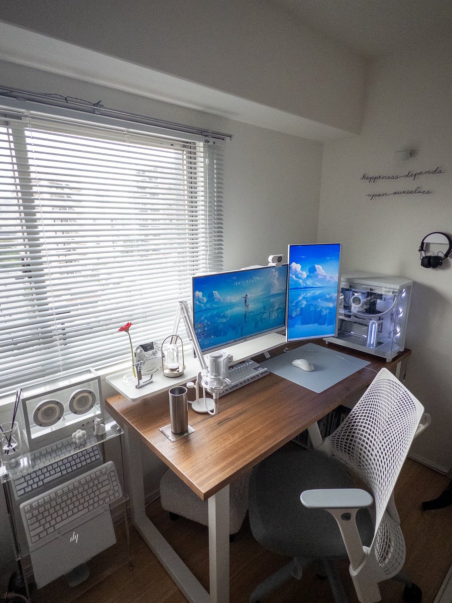 e_r_u_c's tweet image. 𝘙𝘦𝘤𝘦𝘯𝘵 𝘴𝘶𝘮𝘮𝘢𝘳𝘺 𓂃꙳⋆

#desksetup #interior #Fowler