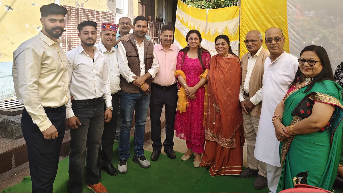 rishav_pandav's tweet image. आज #बैजनाथ_पपरोला नगर परिषद के #पपरोला के मुख्य व्यवसायी आदरणीय श्री सुनील गुप्ता जी की सुपुत्री एवं हमारी बहन #Ridhima_Gupta जी के विवाह समारोह में उपस्थित होकर समस्त परिवारजनों को शुभकामनाएं प्रेषित की...🙏🙏🙏
#Heartiest_Congratulations

रिशव पांडव