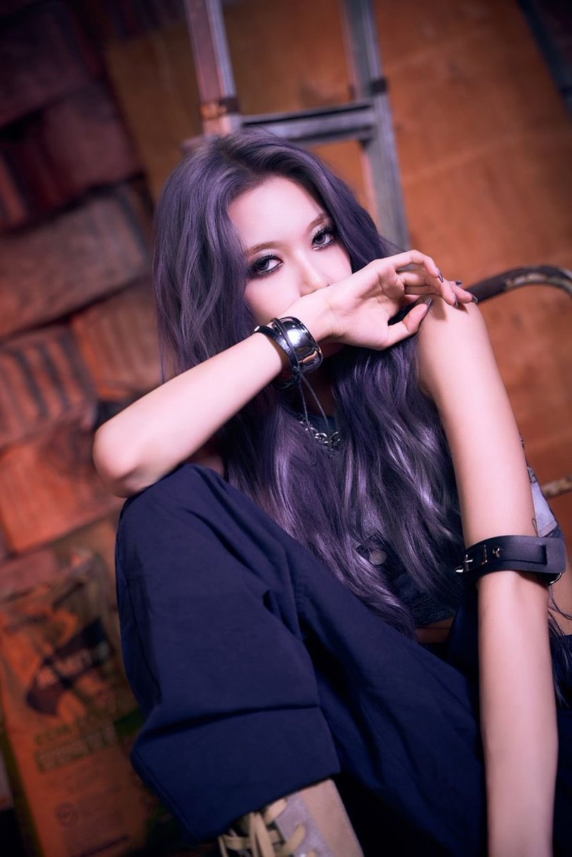 FrenchInSomnia's tweet image. [DAMI 1st single - Chequered Flag] 31.10 #dreamcatcher

mw.genie.co.kr