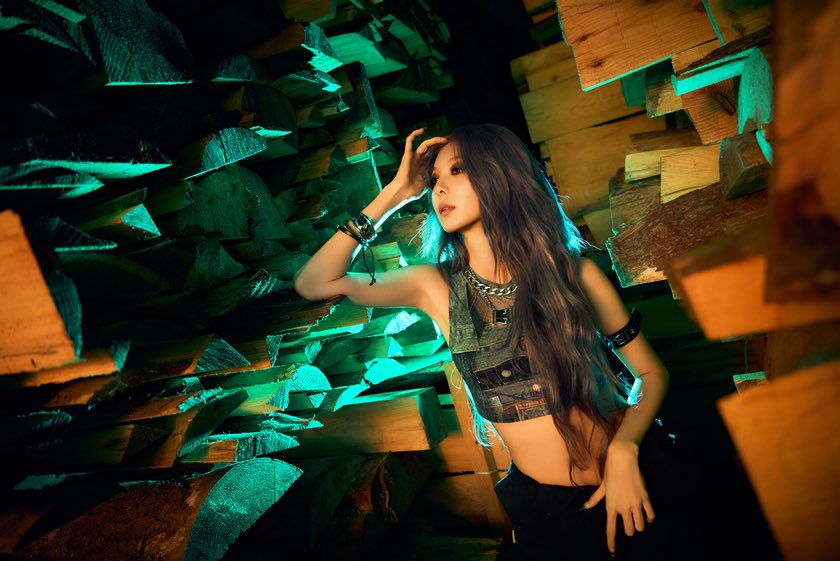 FrenchInSomnia's tweet image. [DAMI 1st single - Chequered Flag] 31.10 #dreamcatcher

mw.genie.co.kr