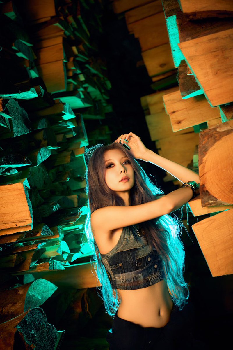 FrenchInSomnia's tweet image. [DAMI 1st single - Chequered Flag] 31.10 #dreamcatcher

mw.genie.co.kr