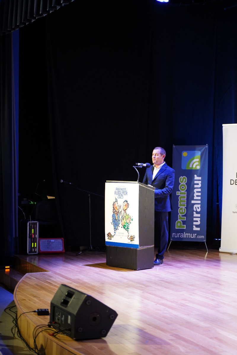 🌾✨ Emoción y orgullo rural en Ojós.
🏆 Premiados:
Mari Trini, Antonio Moreno Saorín, Clara Alarcón, Emilio del Carmelo Tomás Loba, Al Dual, Rotary Club Murcia Norte, <a href="/ORMurcia/">Onda Regional</a>, Agentes Medioambientales, Ayto. de Mula, Gimiele, El Churra, Mª Ángeles Pedreño y Restaurante Loreto