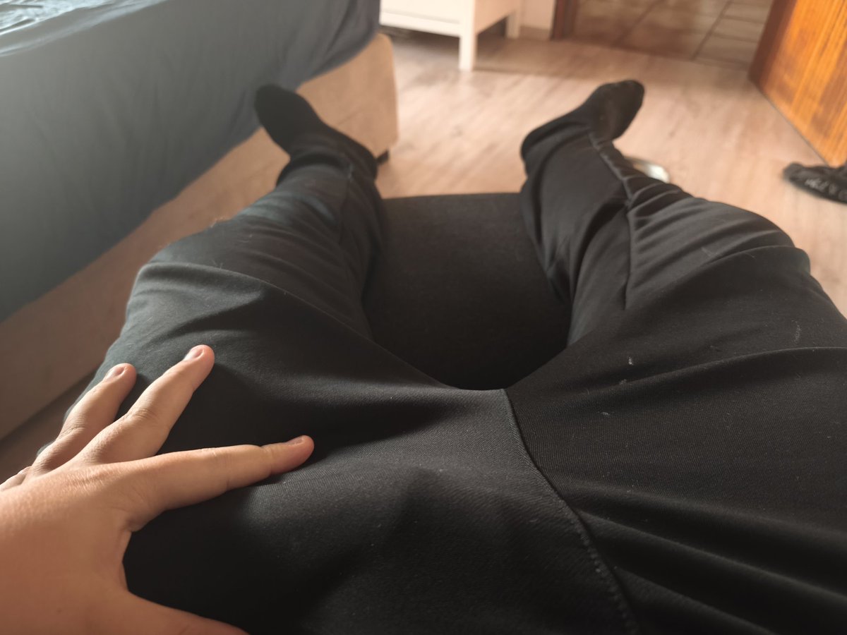 77 lbs gone, sex drive still here 🥵 If you look close you'll see why I've been offline. 
Way more stamina now, trust. 
Y'all wanna see more?

#gaygerman #bareback #bigdick #cock #ass #showoff #nsfw #gay #bigdick #onlyfans #assthread #schwul #porn #bare #pov