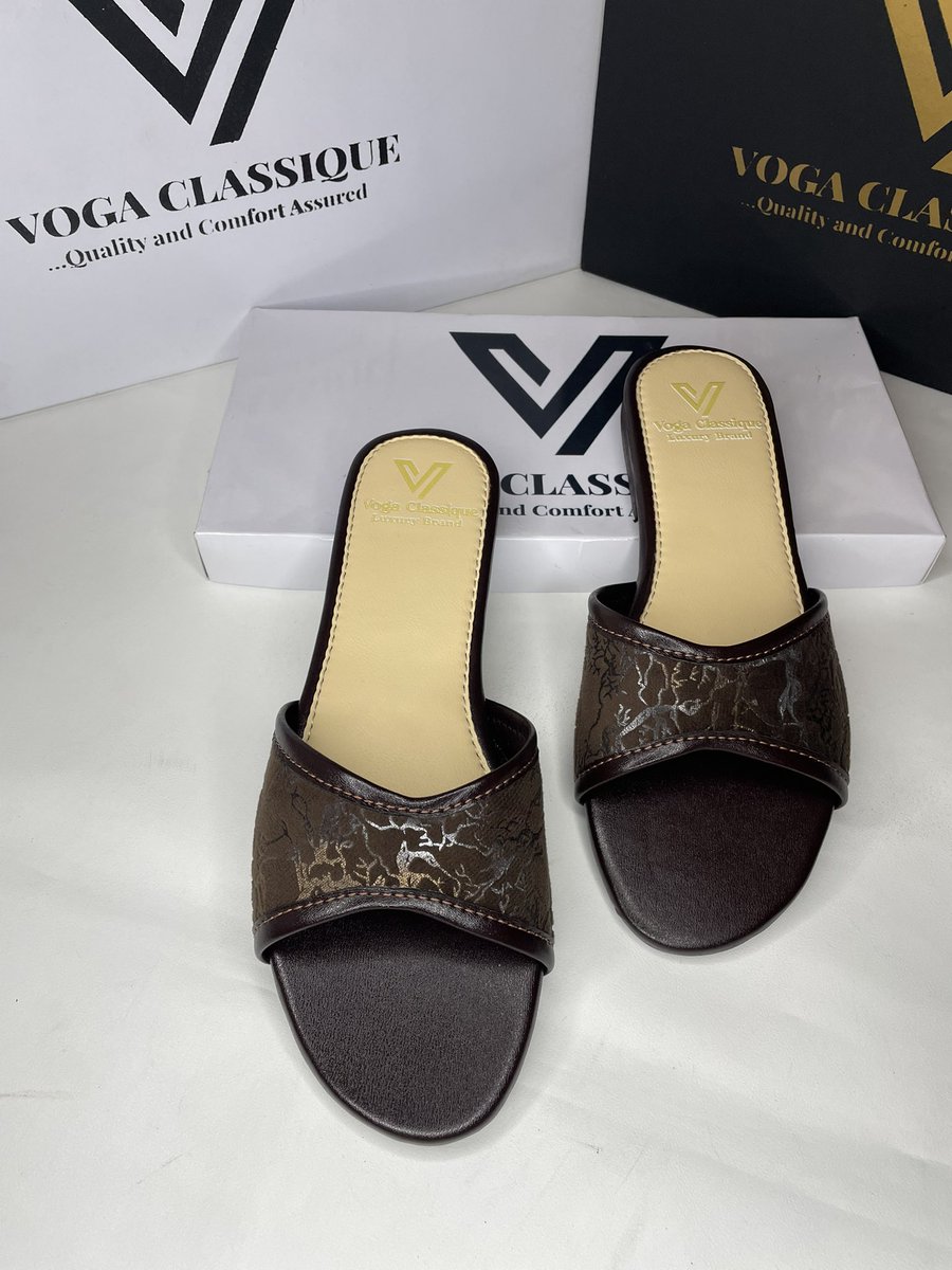 DESIGNED BY VOGA CLASSIQUE 

PRICE:₦9,000

PRODUCTION DURATION: 7 working days