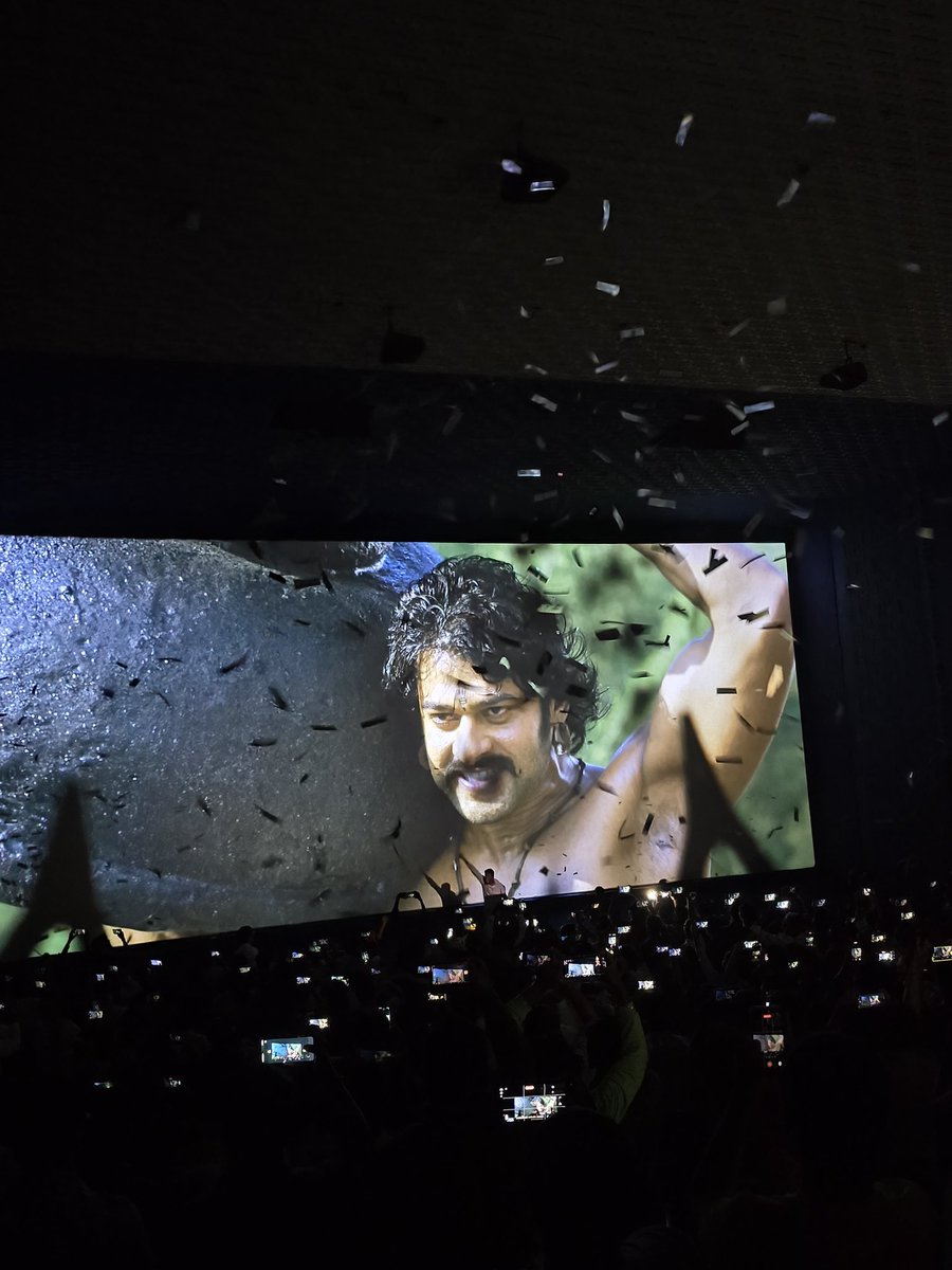 Addictedtomemez's tweet image. 2nd Time in Babu Fav #Sudarshan Theater 

#BahubaliTheEpic