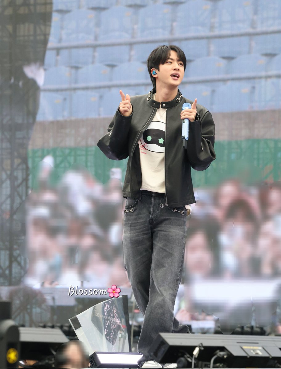 RUNSEOKJIN_EP.TOUR_ENCORE
2025/10/31 sound check pre.
#jin #RUNSEOKJIN_epTOUR_ENCORE