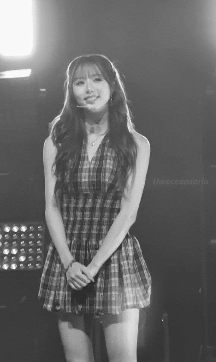 theoceansaria's tweet photo. Even though the photo is potato quality, it’s her smile that makes me love it. I hope she will always keep smiling, no matter where life takes her.

#Ireh #이레 #PURPLE_KISS #퍼플키스 @RBW_PURPLEKISS #A_Violet_to_Remember https://t.co/CWoRkLgMHX
