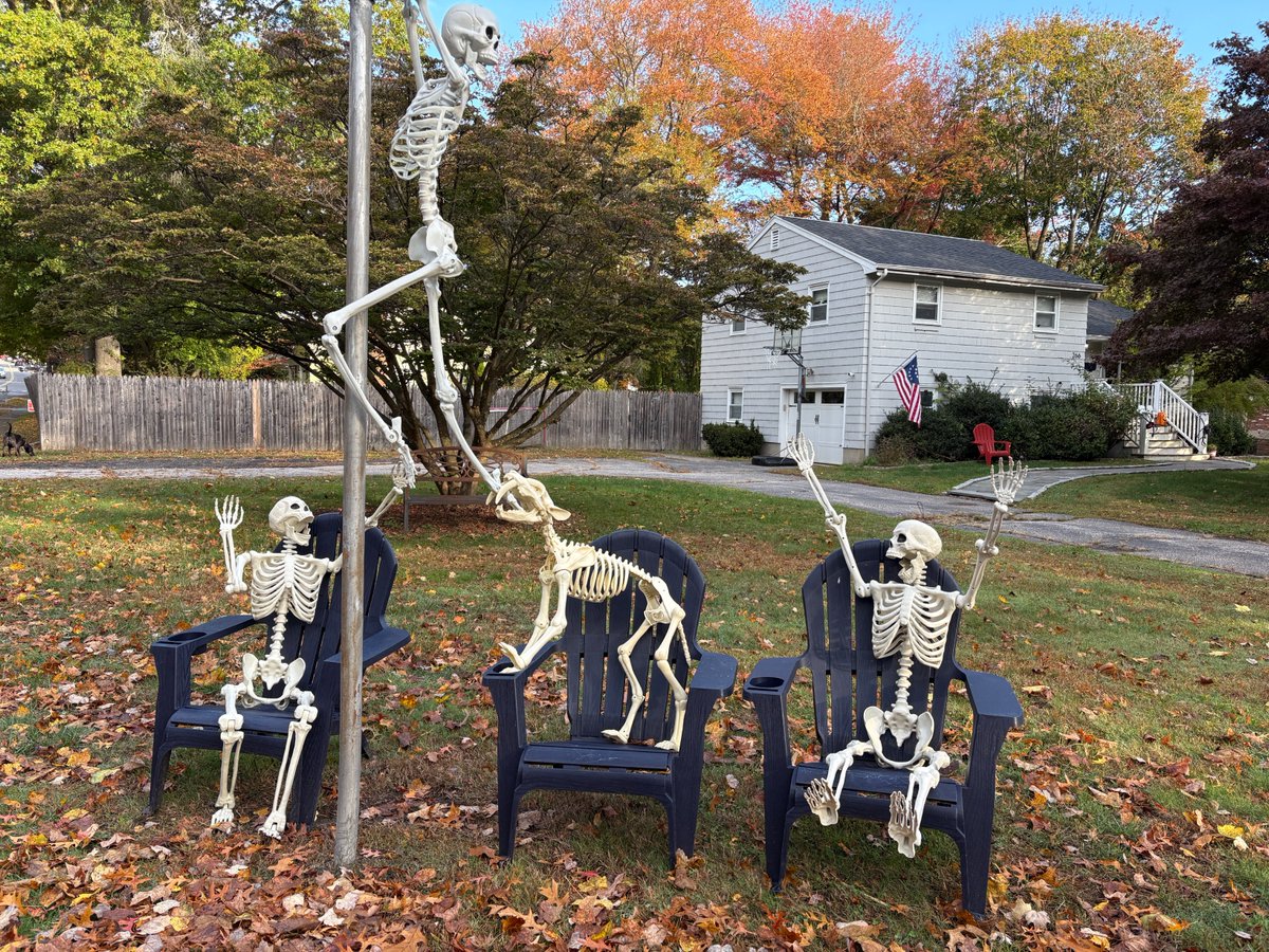 10/31 Samantha Heller's Health &amp; Nutrition show, <a href="/NYUDocs/">Doctor Radio</a>, 12-2 pm ET: #RD Jenn Messer shares #Halloween candy tips. #RDJillian Kaye,how to keep those smiles healthy with all that candy. Dr Richard Hartel:the fascinating science of candy &amp; #foodchemistry.Open phones. 877-NYU-DOCS