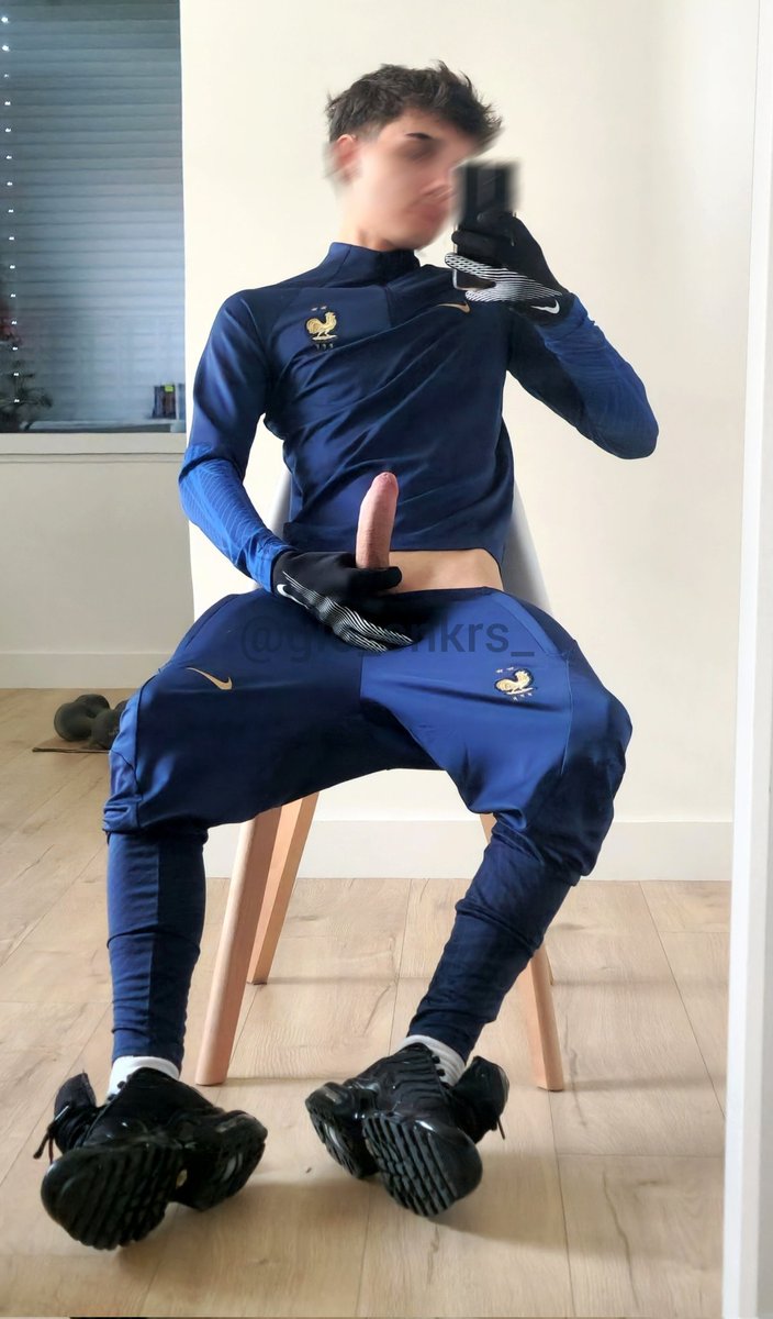 gio_snkrs_ tweet media