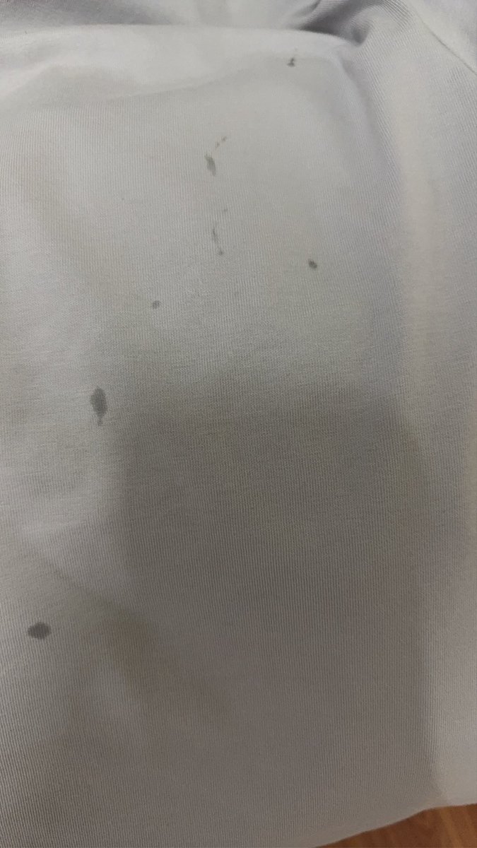 累積好幾個禮拜終於射出來💦整個衣服都是