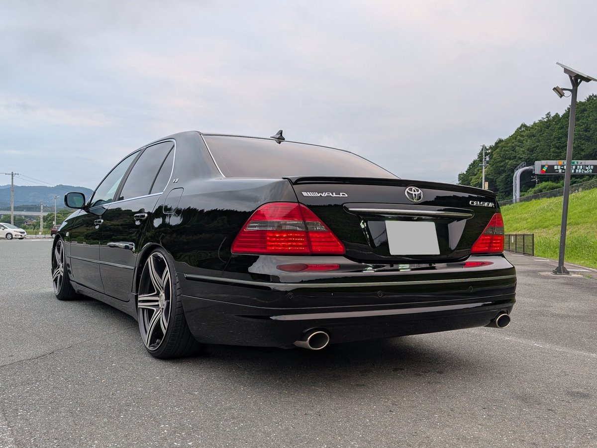 pcwota's tweet photo. #俺の他車種流用術
セルシオは他車種流用難しい。
・レクサス純正アンテナ加工
・40ソアラ純正エンジンカバー
・ベンツW205純正パドルシフト加工
・レクサス19GS純正ハイマウントストップランプ加工
・ヴェロッサ純正アルミペダル加工
・欧州レクサス純正カーテシランプレンズ https://t.co/BRaTLJ2VnU