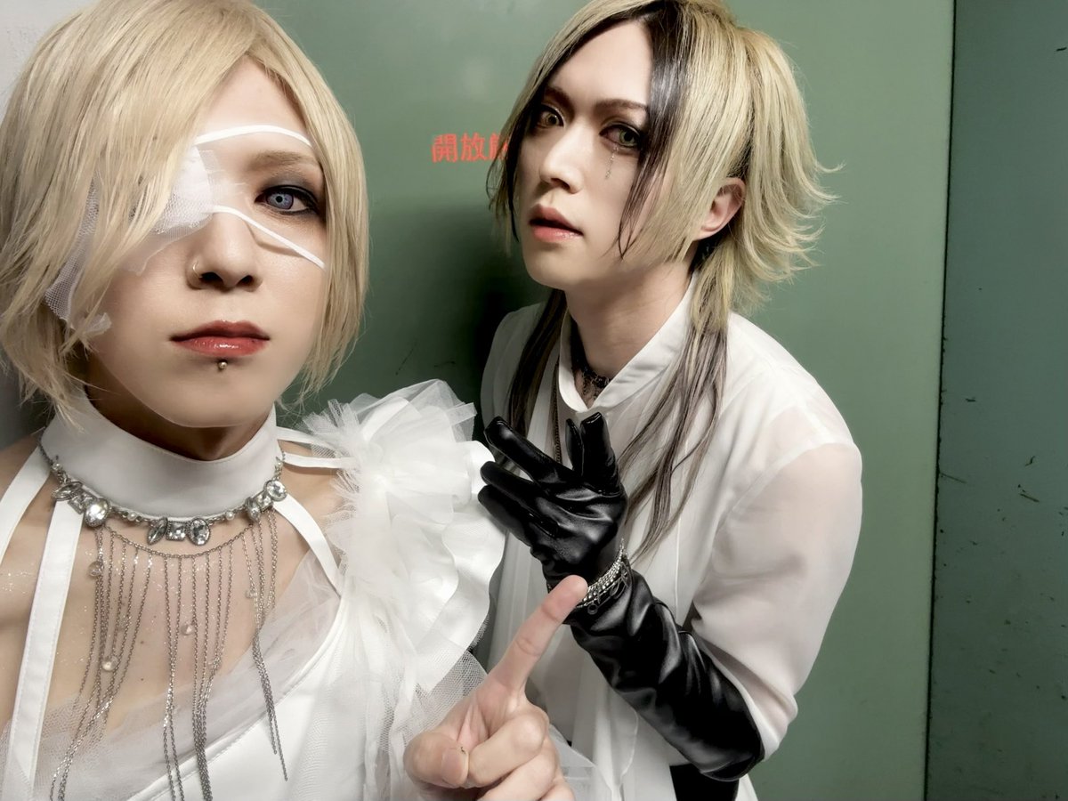 yo-ka聖誕祭
『Evil's Night Party 2025 -白ノ聖域-』

メンバーも、愚民達までもこんなに会場が白く染まった景色は初めてだったけど自分としてもyo-kaワールドを楽しませてもらいました。

そして色んな意味で、
今年もマスターの為に一肌脱げたような気がします。

Happy birthday yo-ka！