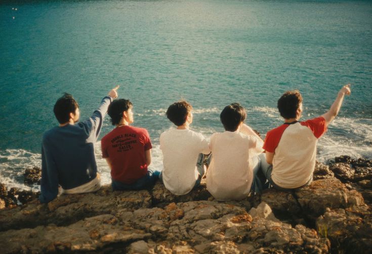 MOAs‼️
DON'T FORGET TO VOTE FOR OUR FIVE🌟🌟

1 RT = 1 VOTE
1 REPLY = 1 VOTE

DROP THE TAGS 🏷️ 
#TOMORROWXTOGETHER 
#2025MAMAVOTE
