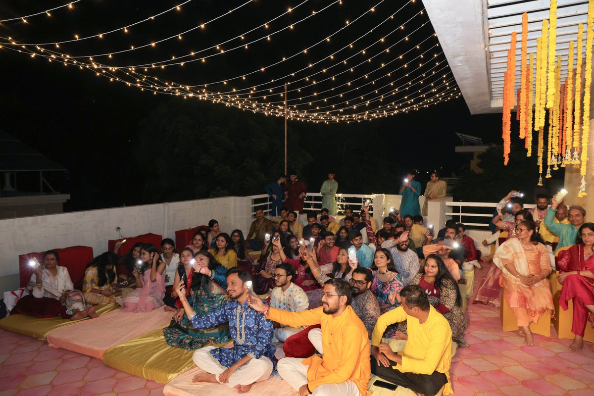 glidemtech's tweet image. 𝗚𝗹𝗶𝗱𝗲 𝗥𝗼𝗼𝗳𝘁𝗼𝗽 𝗗𝗶𝘄𝗮𝗹𝗶 𝗣𝗮𝗿𝘁𝘆 ✨ 🎆 

What a mehfil to remember! All we’ll cherish - 𝘁𝗵𝗲 𝗚𝗼𝗼𝗱 𝗩𝗶𝗯𝗲𝘀, 𝗣𝗮𝗻𝗶 𝗣𝘂𝗿𝗶 &amp;amp; 𝗚𝘂𝗹𝗮𝗯 𝗝𝗮𝗺𝘂𝗻 😋

Learn more about #currentopenings &amp;amp; #workculture glidemtech.com/careers/

#Diwali2025 #Ahmedabad