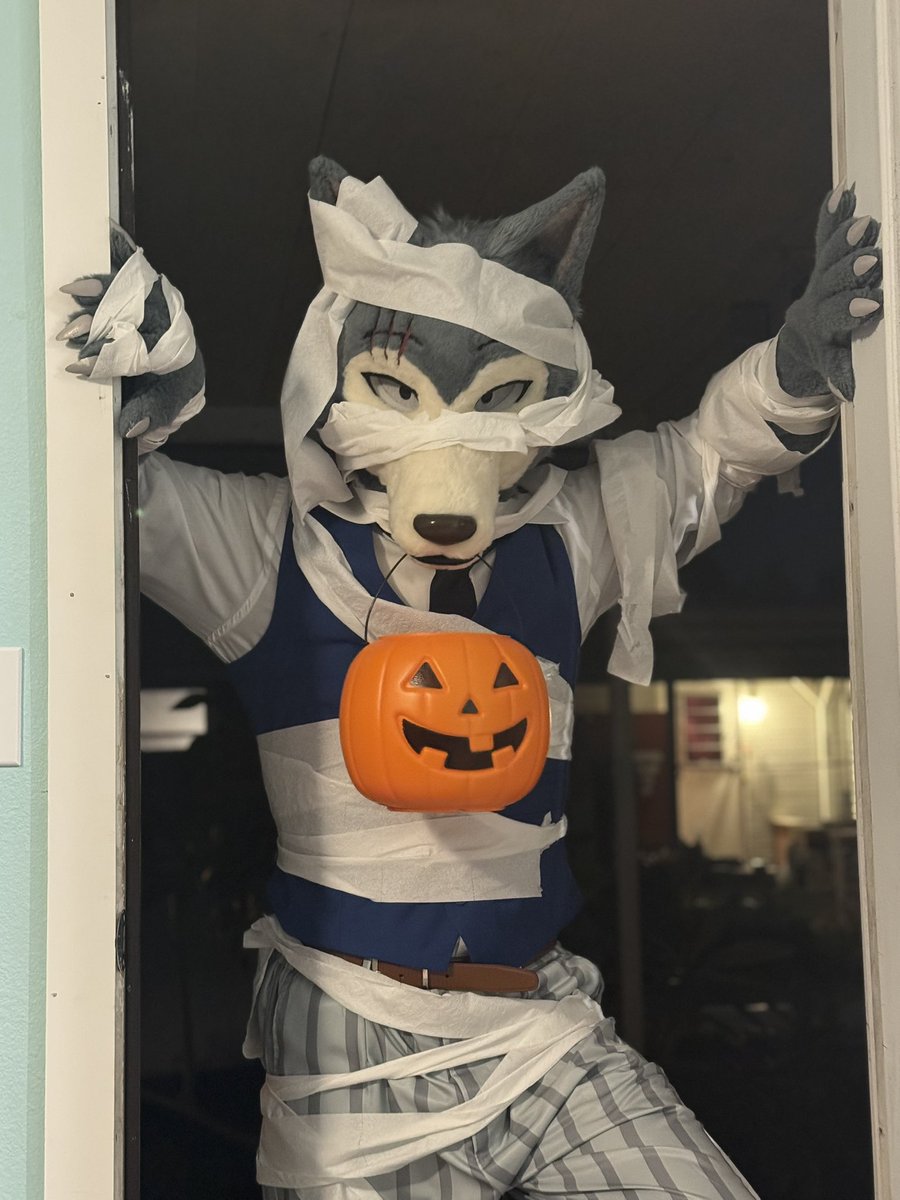 differmitt's tweet image. Candy?🍬