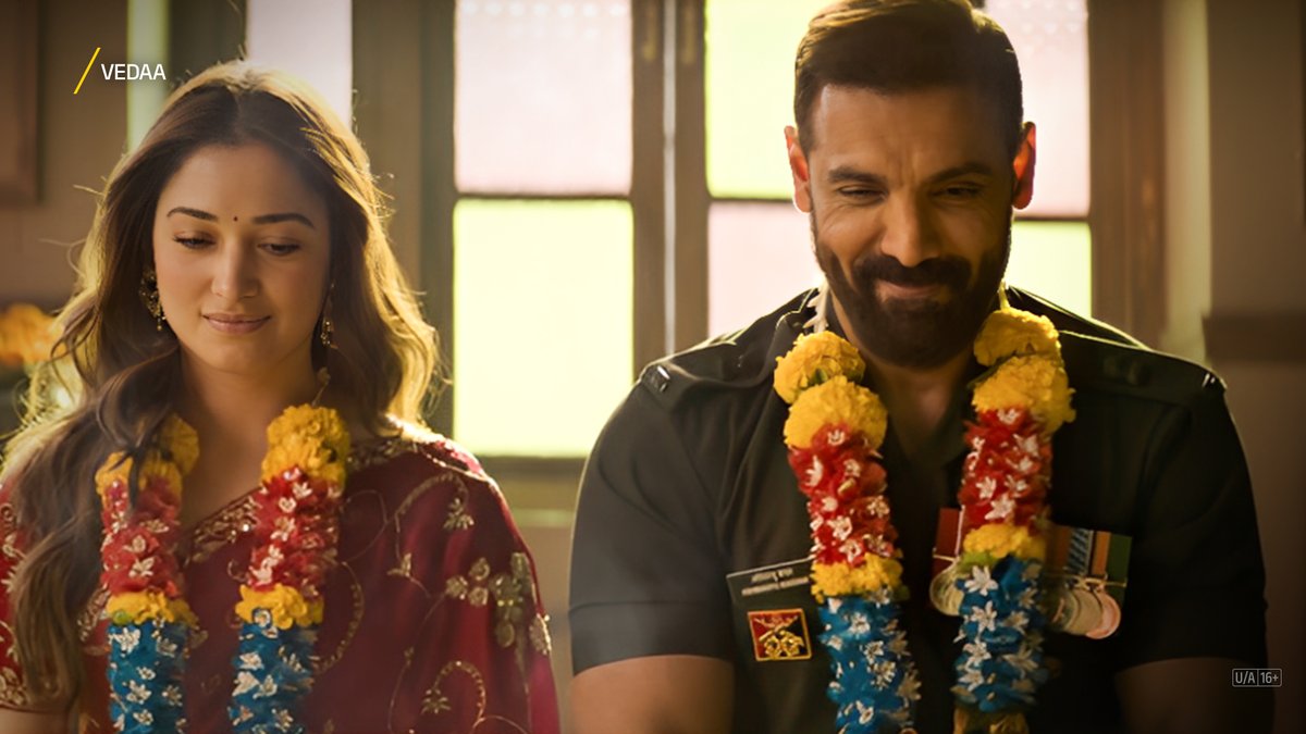 ZEE5India's tweet photo. Bana na Sake Jo Tumhein Hum Humara,
Toh Lenge Dobaara Janam ❤️
#HindiPoetry #Veeda https://t.co/VrAUuNsC3V