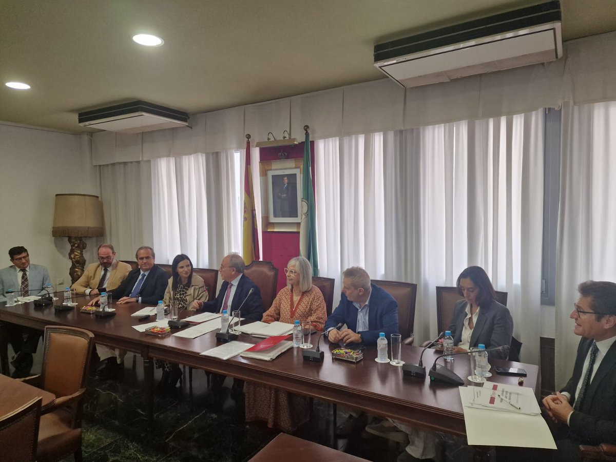 camaraofcordoba's tweet photo. La Cámara aprueba un presupuesto ordinario de 2,92 millones de euros para el 2026
👉 https://t.co/j0iaSYARPl https://t.co/wObe05M8JK