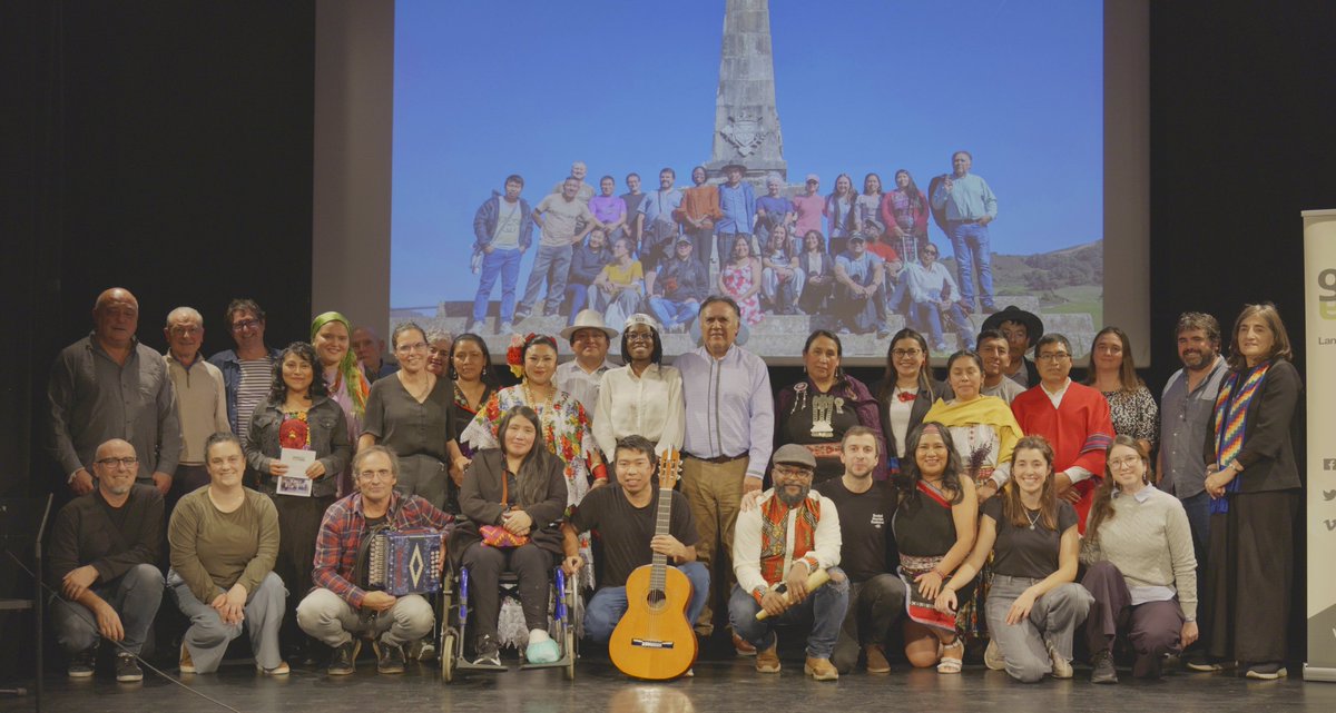 Eskerrik asko azken ekitaldian parte hartu duzuenoi eta Adituan zehar gurekin izan zaretenoi, baita gure lana babesten duzuen pertsona eta erakundeei ere. 

Adituko parte-hartzaileei: TINKUNA KAMA. Berriro elkar aurkitu arte.
