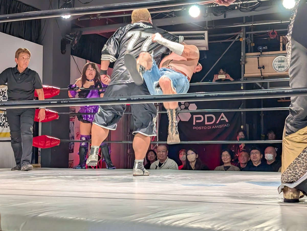 onishogun_guts's tweet image. #CRYSIS アミスタ大会無事終了！

ジャガーさんとのタッグで快勝！！

明日は #アクロバトル商店会フェス 末広通り商店会大会&amp;amp; #pr666 新木場ハロウィン大会のダブルヘッダー🪜

4日間で6連戦！
今を精一杯生きる🔥

#TTTpro 
#インディー統一