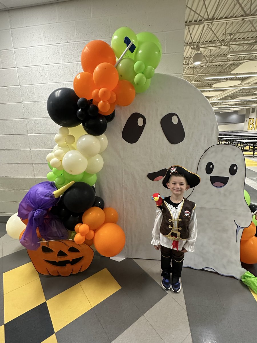 Halloween at BAES 💛🖤 👻