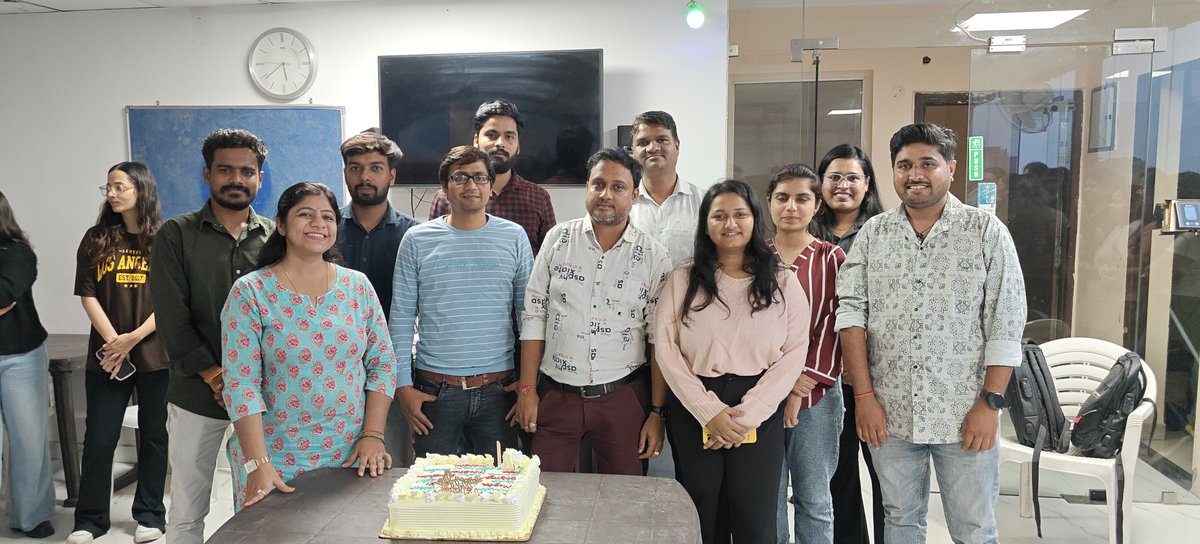 octalitsolution's tweet image. 𝐌𝐨𝐧𝐭𝐡𝐥𝐲 𝐓𝐨𝐰𝐧𝐡𝐚𝐥𝐥 𝐚𝐭 𝐎𝐜𝐭𝐚𝐥 𝐈𝐓 𝐒𝐨𝐥𝐮𝐭𝐢𝐨𝐧!
At Octal, we celebrate more than just success — we celebrate people! 💙

#OctalITSolution #LifeAtOctal #TownhallCelebration #EmployeeEngagement #WorkCulture