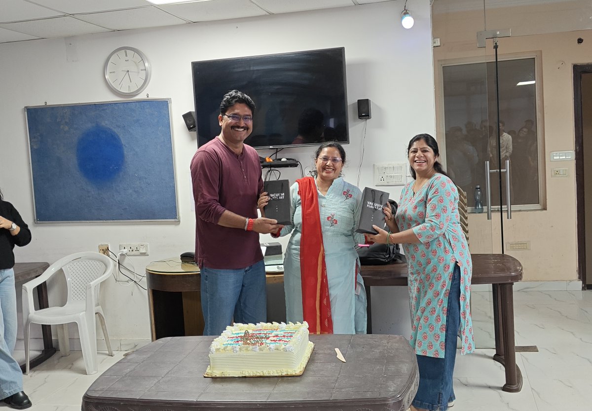 octalitsolution's tweet image. 𝐌𝐨𝐧𝐭𝐡𝐥𝐲 𝐓𝐨𝐰𝐧𝐡𝐚𝐥𝐥 𝐚𝐭 𝐎𝐜𝐭𝐚𝐥 𝐈𝐓 𝐒𝐨𝐥𝐮𝐭𝐢𝐨𝐧!
At Octal, we celebrate more than just success — we celebrate people! 💙

#OctalITSolution #LifeAtOctal #TownhallCelebration #EmployeeEngagement #WorkCulture